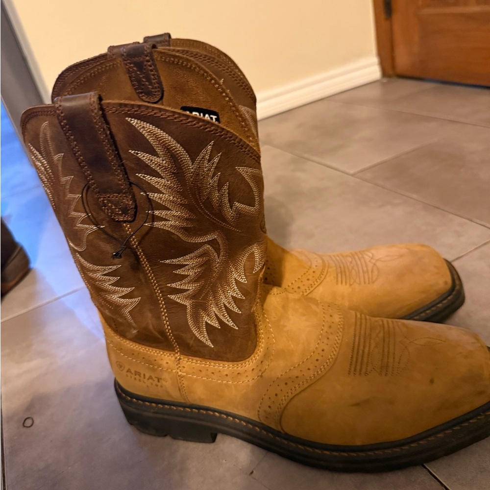 Ariat Two-Tone Western Boots in Brown and Tan